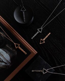 𝕄𝕒𝕤𝕥𝕖𝕣𝕜𝕖𝕪 𝕊𝕖𝕣𝕚𝕖𝕤
⠀
⠀
⠀
THE MASTERKEY PENDANT IS PAIRED WITH A SLEEK 2MM ROUNDED BOX CHAIN. THE KEY FEATURES A UNIQUE SCI-FI DESIGN, COMPLETE WITH A HIDDEN SPOON AND BRAND ENGRAVING FOR ADDED CHARACTER.⠀
⠀
⠀
#spoonfetish #keypendant #matte #mattefinishjewellery #masterkey #pendant #jewelry #fashion #ootd #ootdfashion #spoonfetish #matteblack #mattesilver #matterosegold #unisex #fashionjewelry #ravejewelry #raveoutfit #ravestyle #festivalfashion #outfits #festive #nightouttfit